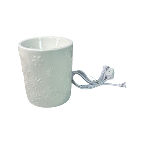 Yankee Candle 1615442 Snowflake Porcelain Electric Wax Warmer - Picture 2 of 2